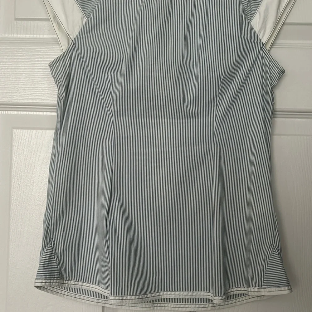 BCBGMaxAzria Striped Blouse XS - Picture 6 of 9